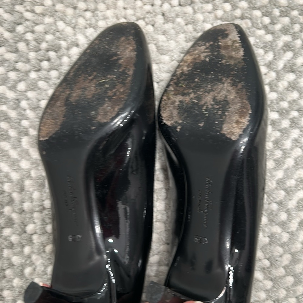 Salvatore Ferragamo all patent pumps - Picture 6 of 6